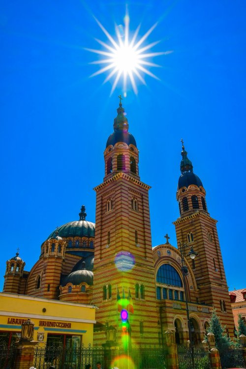 Lumina catedralelor Sfintei Sofii Poza 154442