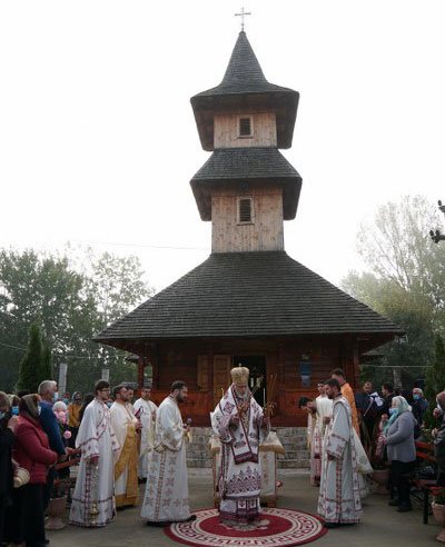Vizite și binecuvântări arhiereşti la parohii din Muntenia şi Dobrogea Poza 154651