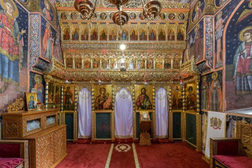Altarele Capitalei închinate Sfintei Cuvioase Parascheva Poza 154758