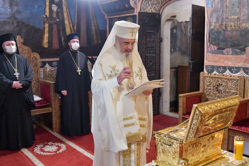 Sfințirea unei noi racle la Patriarhie pentru Mănăstirea Neamț Poza 154953
