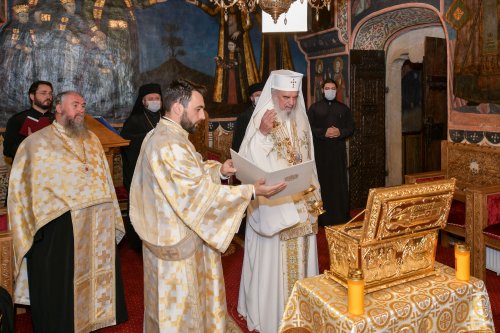 Sfințirea unei noi racle la Patriarhie pentru Mănăstirea Neamț Poza 154957