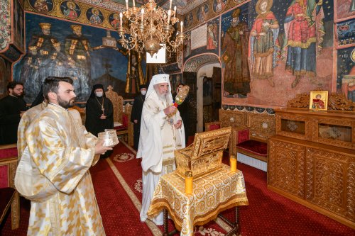 Sfințirea unei noi racle la Patriarhie pentru Mănăstirea Neamț Poza 154964