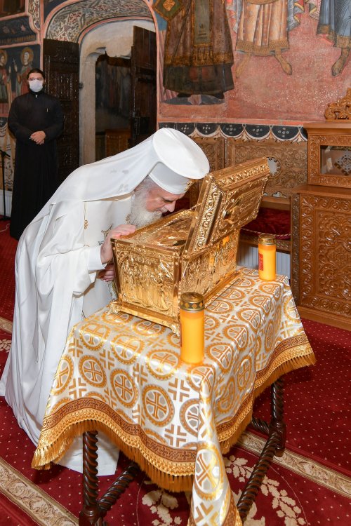Sfințirea unei noi racle la Patriarhie pentru Mănăstirea Neamț Poza 154965