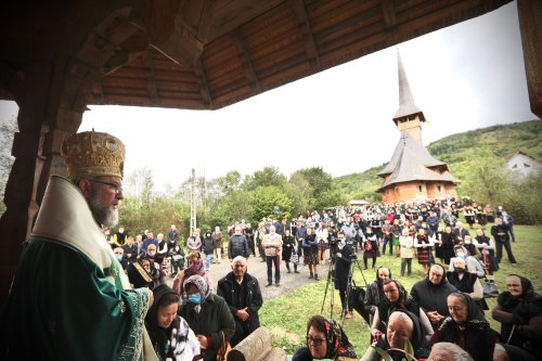 Sărbătoare la Mănăstirea Strâmtura, Maramureş Poza 154992