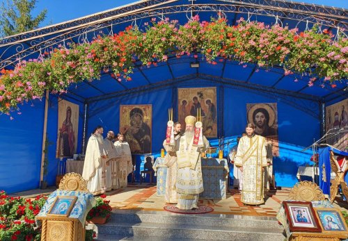Sfânta Parascheva, sărbătorită la Catedrala Episcopală din Huşi Poza 155097