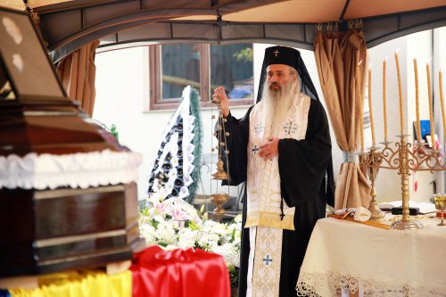 Înmormântarea părintelui profesor Constantin Muha Poza 155168