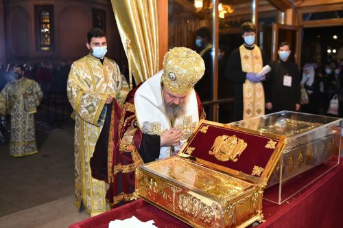 Rugăciune de seară  la Catedrala Patriarhală pentru Ocrotitorul Bucureştilor Poza 155795