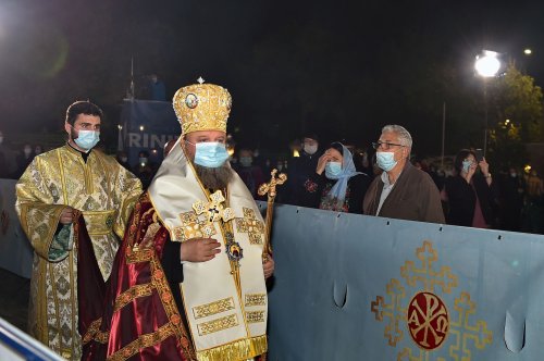 Rugăciune de seară  la Catedrala Patriarhală pentru Ocrotitorul Bucureştilor Poza 155796