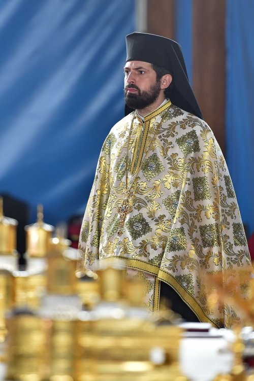 Rugăciune de seară  la Catedrala Patriarhală pentru Ocrotitorul Bucureştilor Poza 155806