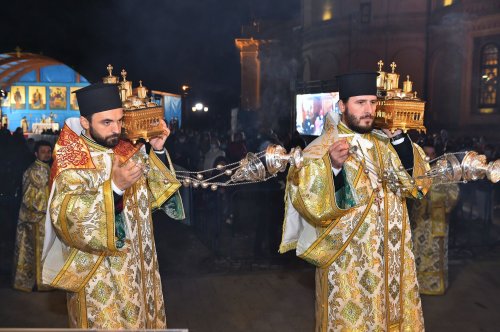 Rugăciune de seară  la Catedrala Patriarhală pentru Ocrotitorul Bucureştilor Poza 155812