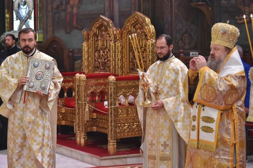 Cinstirea primului Mitropolit al Ţării Româneşti la Catedrala Patriarhală Poza 156035