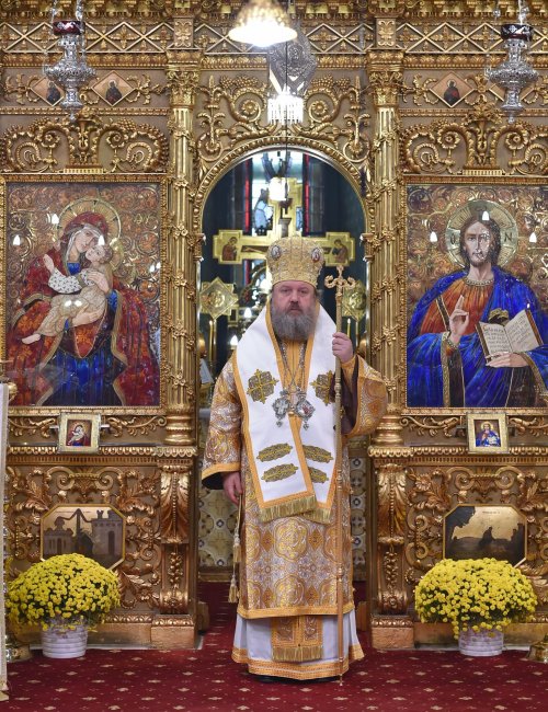 Cinstirea primului Mitropolit al Ţării Româneşti la Catedrala Patriarhală Poza 156043