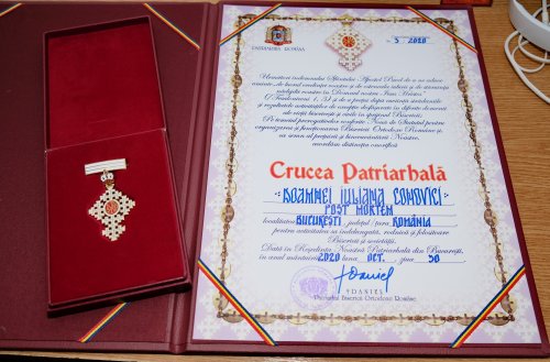Crucea patriarhală oferită post-mortem cercetătorului Iuliana Conovici (1980-2020) Poza 156253