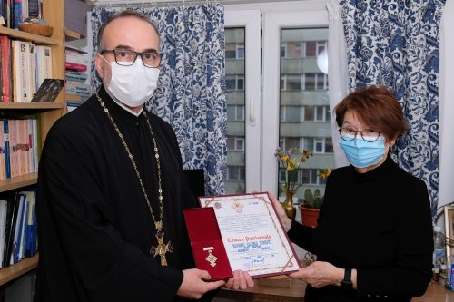 Crucea patriarhală oferită post-mortem cercetătorului Iuliana Conovici (1980-2020) Poza 156258