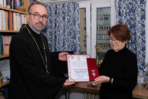 Crucea patriarhală oferită post-mortem cercetătorului Iuliana Conovici (1980-2020) Poza 156259