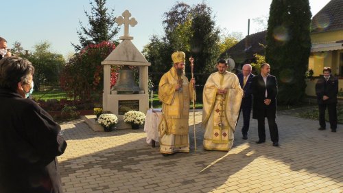 Sărbătoarea parohiei ortodoxe româneşti din Săcal, Ungaria Poza 156354