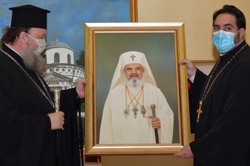 Vernisajul expoziției „Lumina spațiilor sacre” la Palatul Patriarhiei Poza 156430