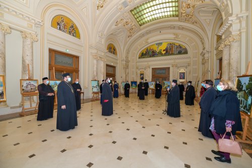Vernisajul expoziției „Lumina spațiilor sacre” la Palatul Patriarhiei Poza 156460