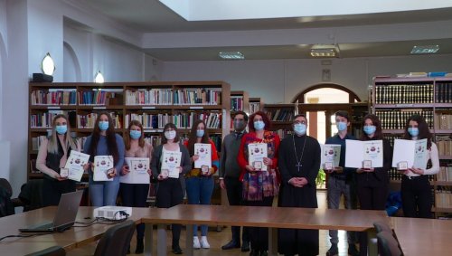 Distincții pentru voluntarii care  au ajutat la digitalizarea bibliotecii Facultății „Justinian Patriarhul” Poza 156497