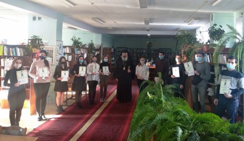 Bursa „Mitropolit Visarion Puiu”, oferită la 11 studenţi merituoşi din Bălţi Poza 157642