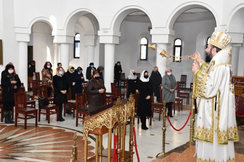 Slujire arhierească și campanie umanitară în Episcopia Caransebeșului  Poza 159061