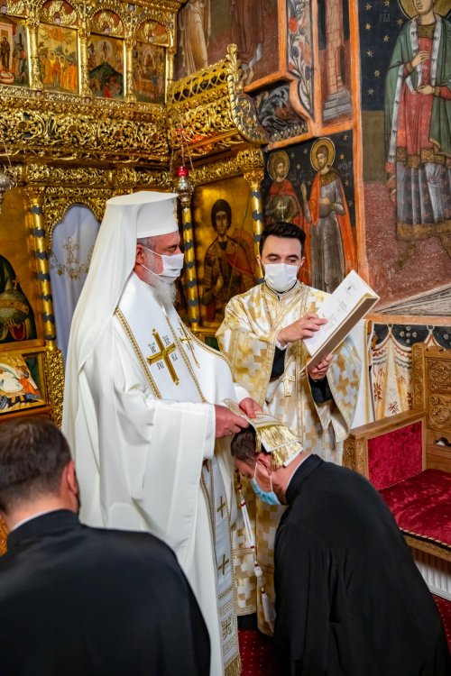 Noi preoți duhovnici pentru parohii din Arhiepiscopia Bucureștilor Poza 159334