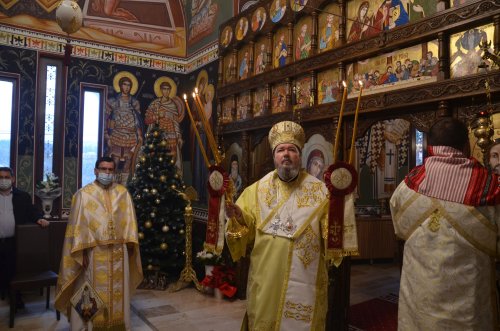 Liturghie arhierească  în Parohia Băile Felix, Protopopiatul Oradea Poza 159840