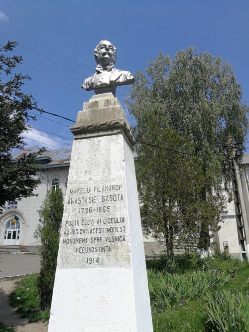 Șase veacuri de istorie în Pomârla Bașoteștilor Poza 159964