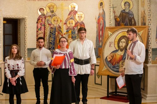 Au sosit primii colindători la Reşedinţa Patriarhală Poza 160227