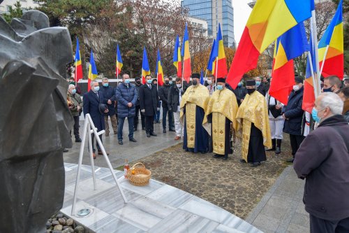 Comemorarea eroilor Revoluţiei la Catedrala Patriarhală și la monumente din Capitală Poza 160384