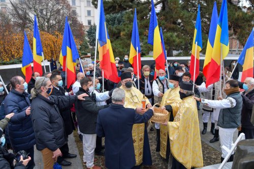 Comemorarea eroilor Revoluţiei la Catedrala Patriarhală și la monumente din Capitală Poza 160385