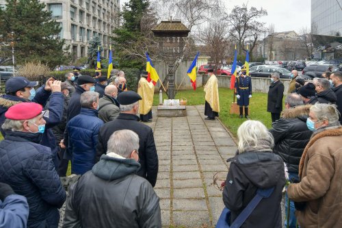 Comemorarea eroilor Revoluţiei la Catedrala Patriarhală și la monumente din Capitală Poza 160405