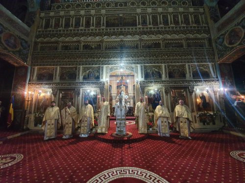Liturghie arhierească la Biserica „Înălțarea Domnului”-Catedrala mare din Târgu-Mureș Poza 160727