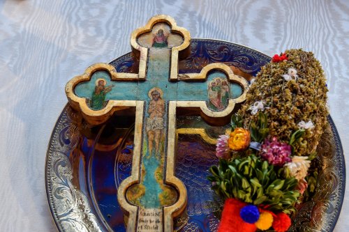 Patriarhul României a sfinţit Agheasma Mare oferită credincioșilor de Bobotează  Poza 161087