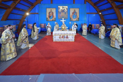 Patriarhul României a sfinţit Agheasma Mare oferită credincioșilor de Bobotează  Poza 161090