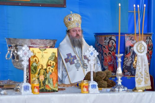 Patriarhul României a sfinţit Agheasma Mare oferită credincioșilor de Bobotează  Poza 161103