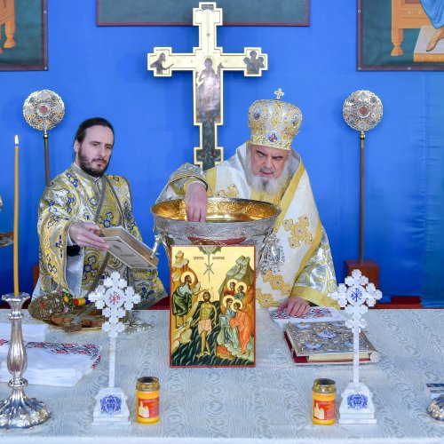 Patriarhul României a sfinţit Agheasma Mare oferită credincioșilor de Bobotează  Poza 161108
