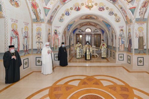 Patriarhul României a sfinţit Agheasma Mare oferită credincioșilor de Bobotează  Poza 161128