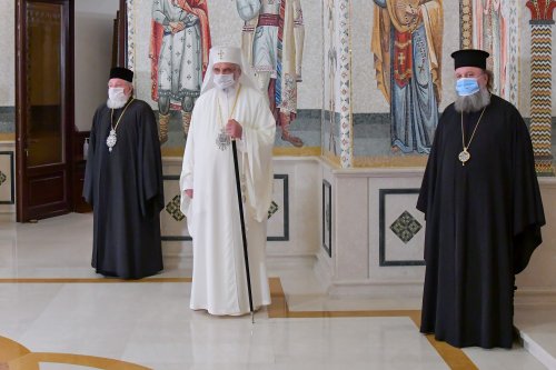 Patriarhul României a sfinţit Agheasma Mare oferită credincioșilor de Bobotează  Poza 161130
