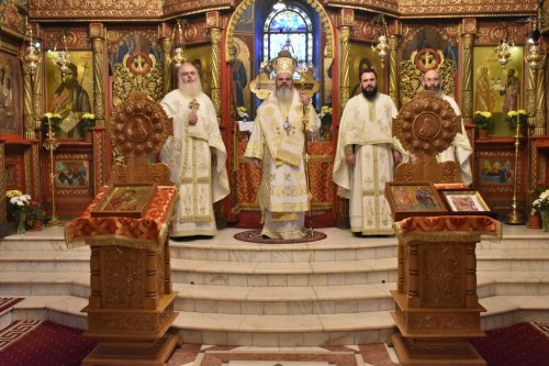 Sărbătoarea Sfântului Ierarh Vasile cel Mare la Catedrala Episcopală din Huşi Poza 160985
