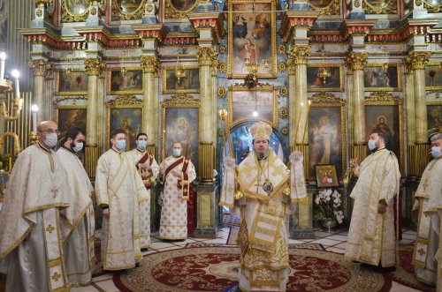 Un nou preot slujitor la vechea catedrală din Oradea Poza 161070