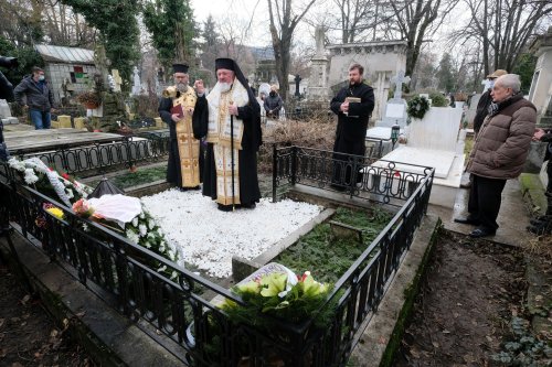 Pomenirea academicianului Ioan Bianu la mormântul său din Capitală Poza 161413