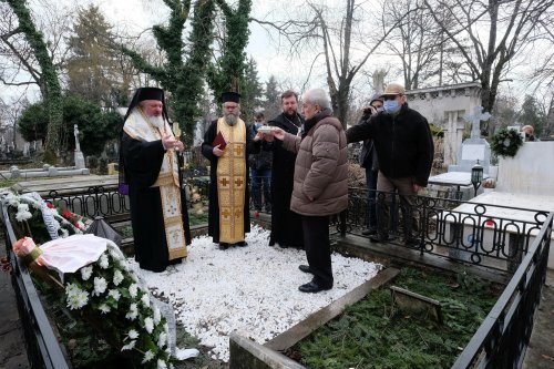 Pomenirea academicianului Ioan Bianu la mormântul său din Capitală Poza 161425