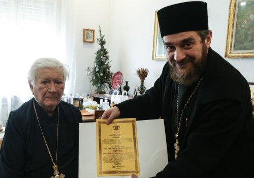 Părintele academician Mircea Păcurariu a primit Crucea  „Sfântul Ierarh Iosif Mărturisitorul din Maramureș” Poza 161628