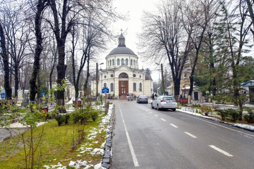 La mormântul lui Mihai Eminescu Poza 161780