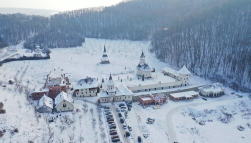 Binecuvântare pentru obștea Mănăstirii Nușeni, judeţul Bistrița-Năsăud Poza 162060