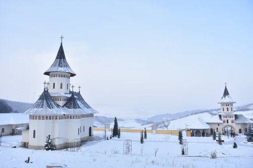 Binecuvântare pentru obștea Mănăstirii Nușeni, judeţul Bistrița-Năsăud Poza 162061