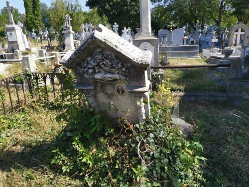 „Mormintele sau locurile funerare sunt cele mai vii documente” Poza 162110