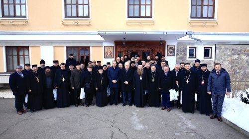 Adunarea eparhială a Episcopiei Ortodoxe a Covasnei şi Harghitei Poza 162257