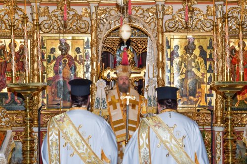 Pomenirea Sfântului Grigorie Teologul la Mănăstirea Radu Vodă Poza 162528